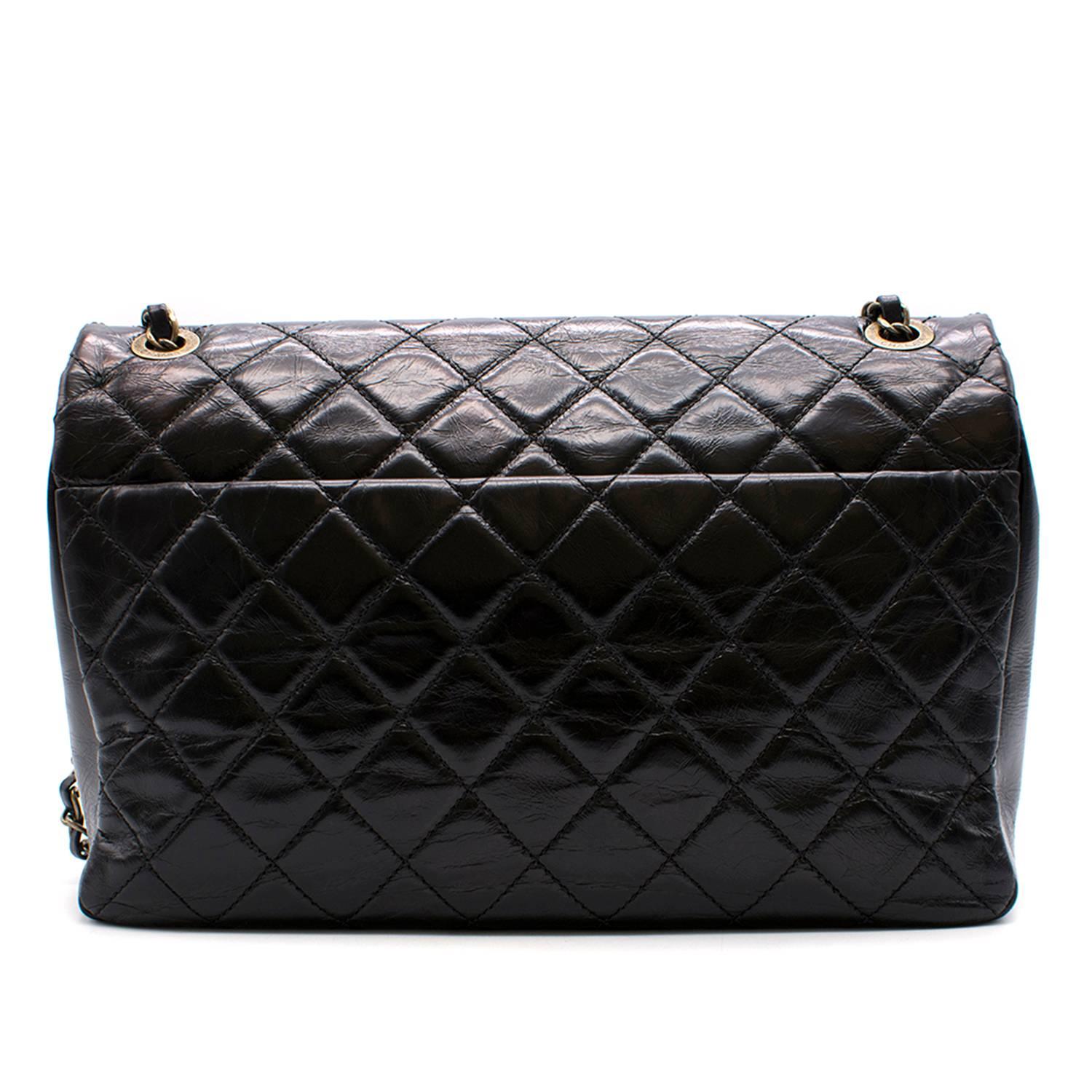 Chanel Black Classic Flap Bag with Snakeskin Exterior Pocket In Excellent Condition For Sale In London, GB