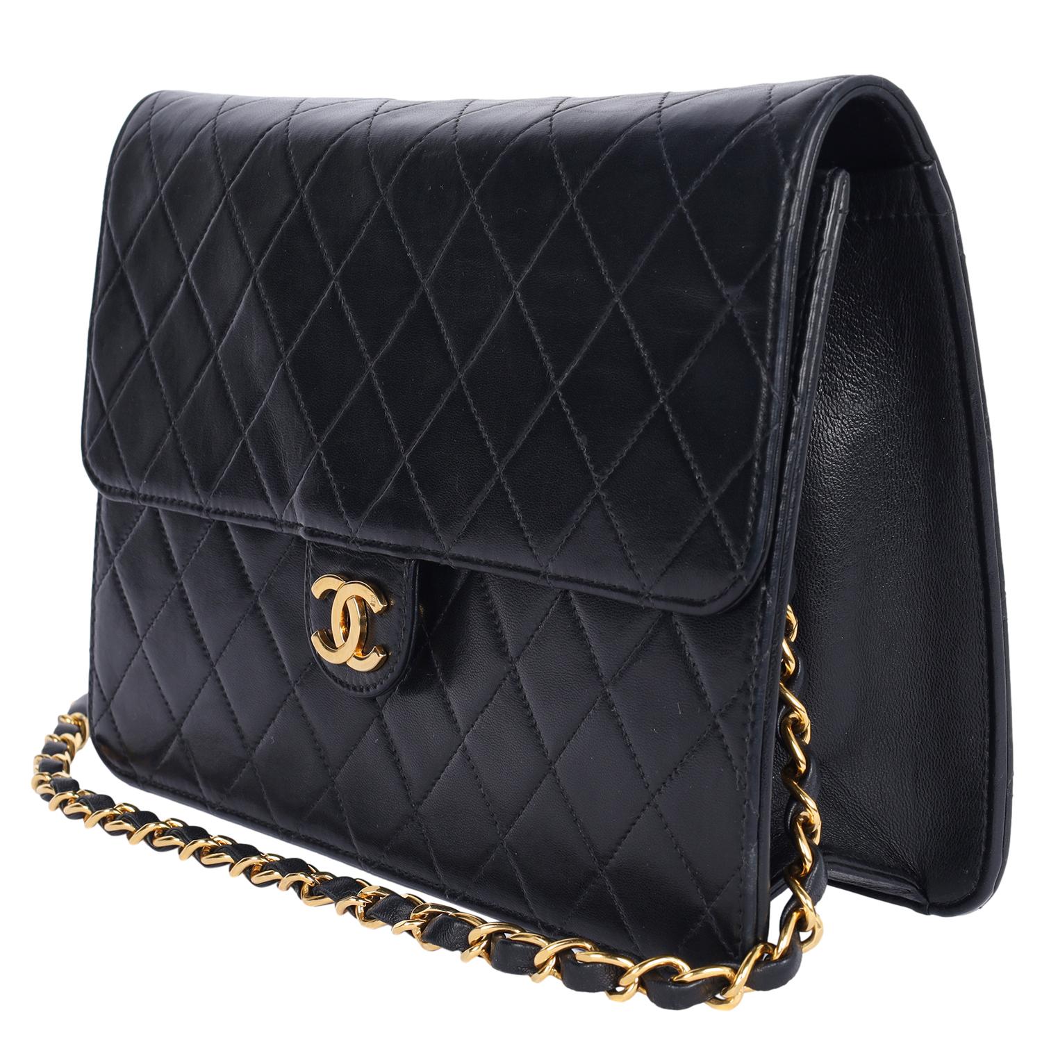Women's or Men's Chanel Black Classic Front Flap Quilted Leather Shoulder Bag For Sale
