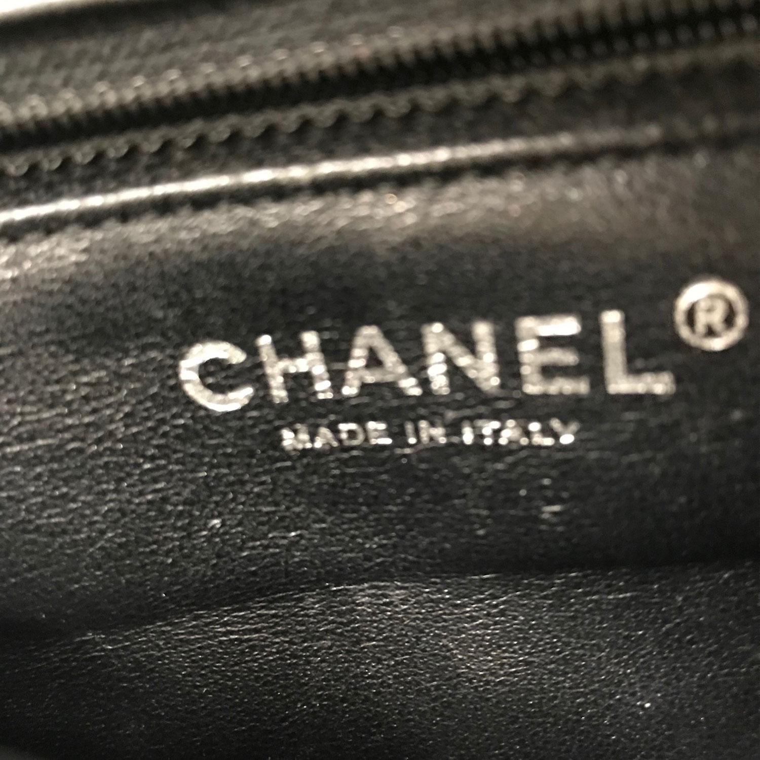 Chanel Schwarz Classic Twist Crescent Flap Tasche 5