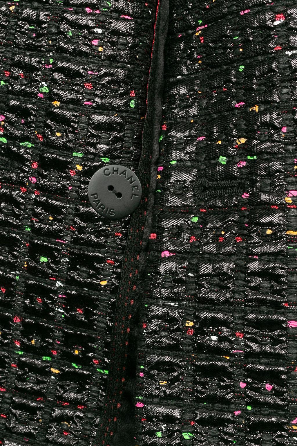 Chanel Schwarzer Mantel mit mehrfarbigen Flecken im Angebot 2