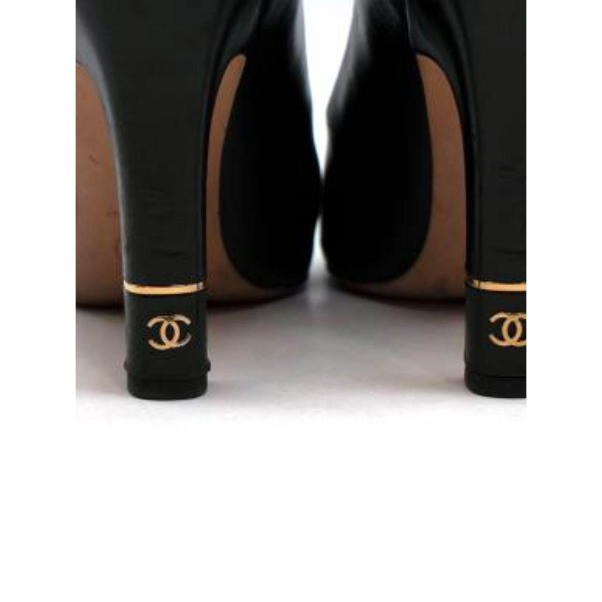 Chanel Black Contrast Cap-toe Pumps For Sale 2