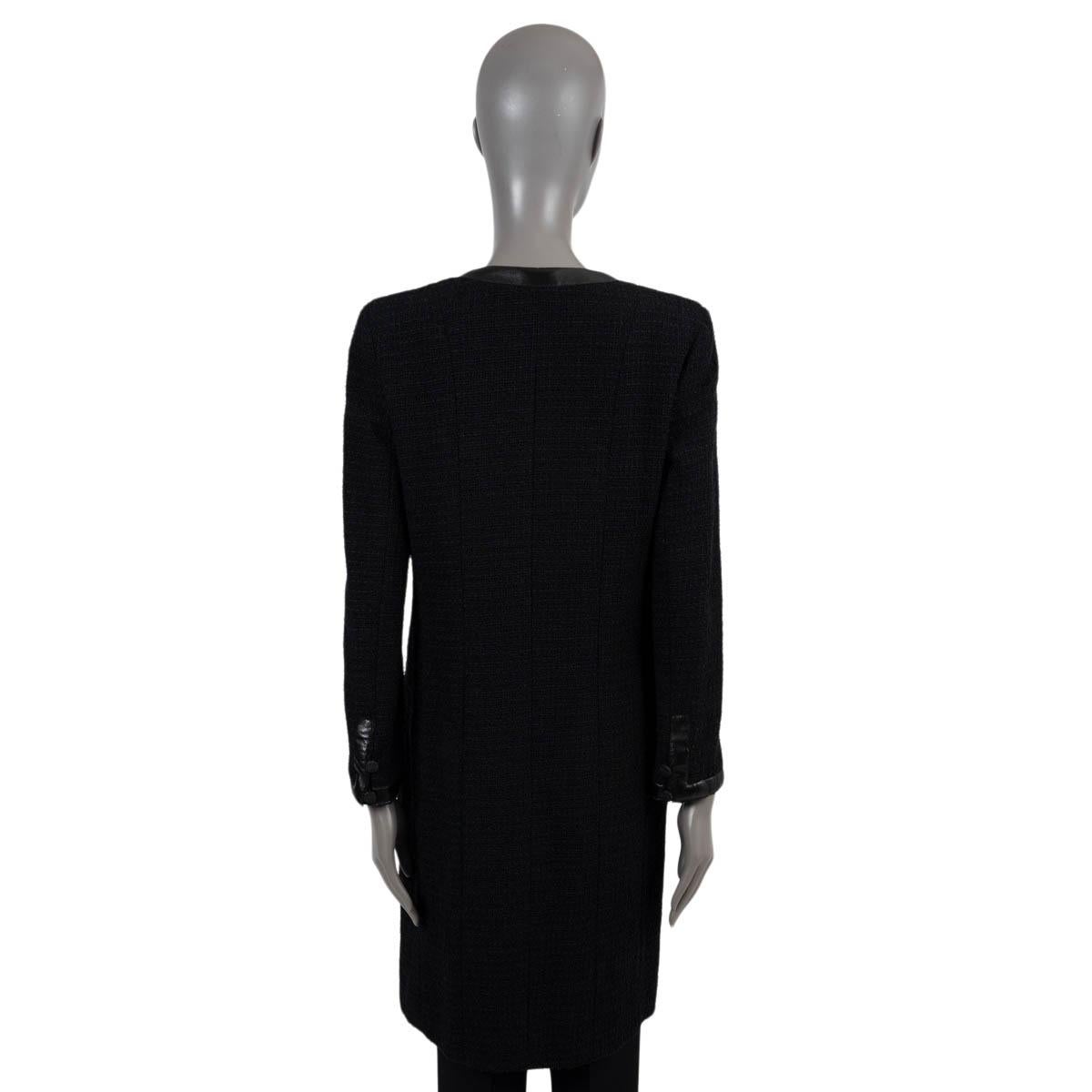 Women's CHANEL black cotton 2004 04A LEATHER TRIM TWEED Coat Jacket 40 M For Sale