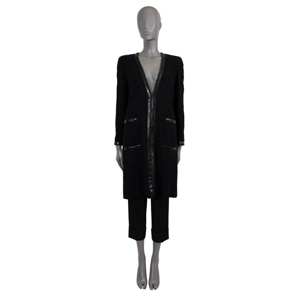 CHANEL black cotton 2004 04A LEATHER TRIM TWEED Coat Jacket 40 M For Sale 1