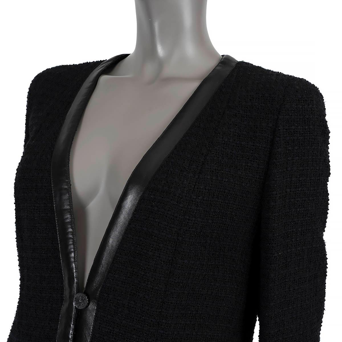 CHANEL black cotton 2004 04A LEATHER TRIM TWEED Coat Jacket 40 M For Sale 2