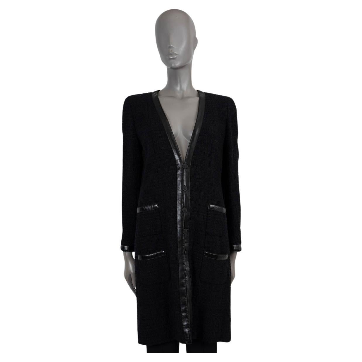 CHANEL black cotton 2004 04A LEATHER TRIM TWEED Coat Jacket 40 M For Sale