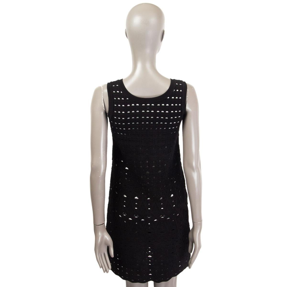 Women's CHANEL black cotton blend CROCHET Sleeveless Dress 36 XS For Sale
