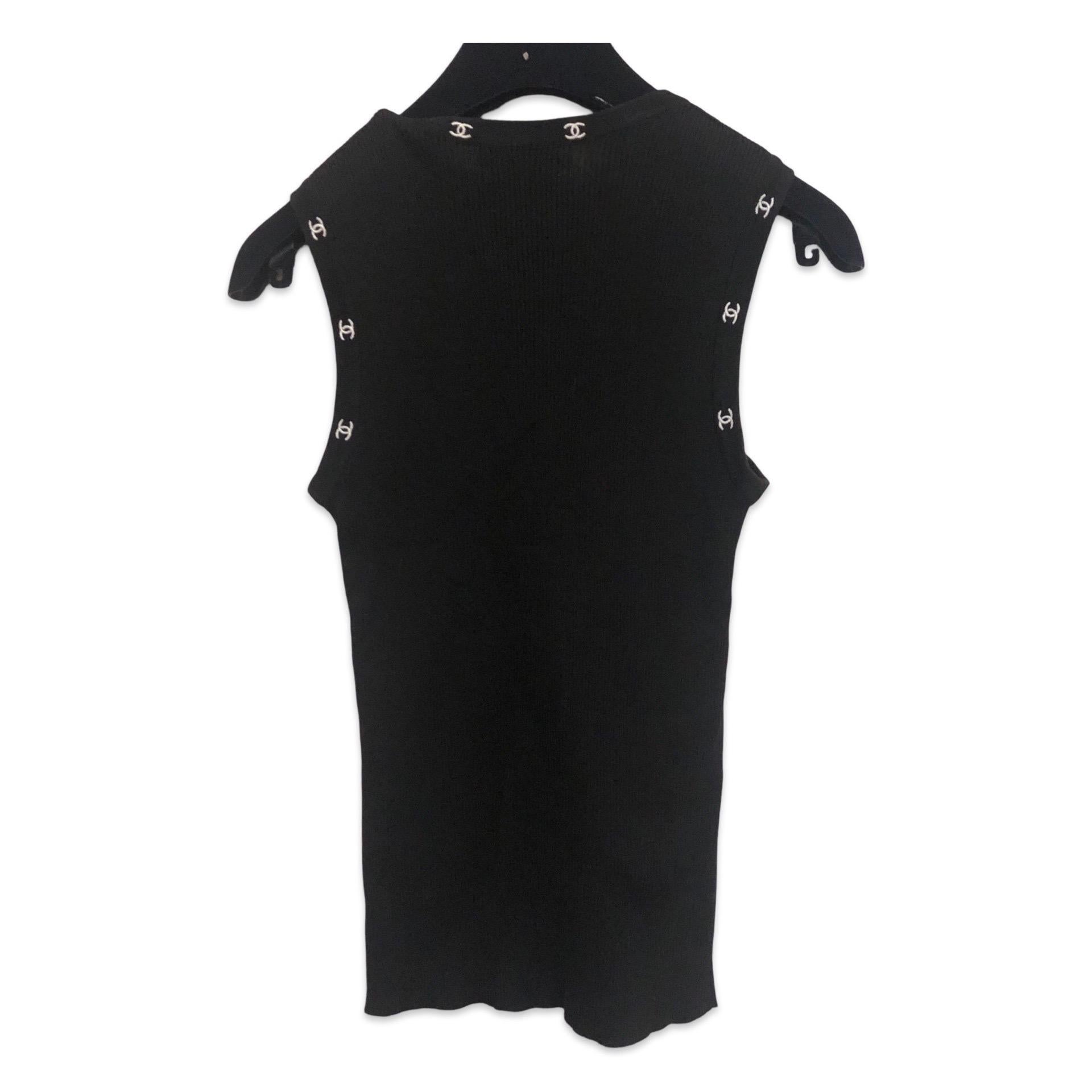 Black Chanel black cotton in embroidered white 