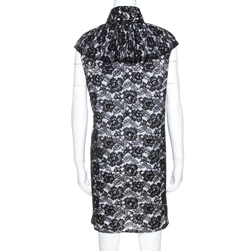 The tailoring of this dress is definite and exquisite making it another perfect creation by Chanel. It comes in black with lace overlay, and a hemline ending above the knees. Make a worthy addition to your collection with this comfortable shift