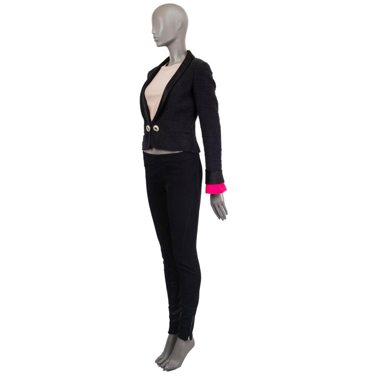 Noir CHANEL - Blazer en tweed noir en coton satiné SATIN LAPEL CROPPED 36 XS en vente