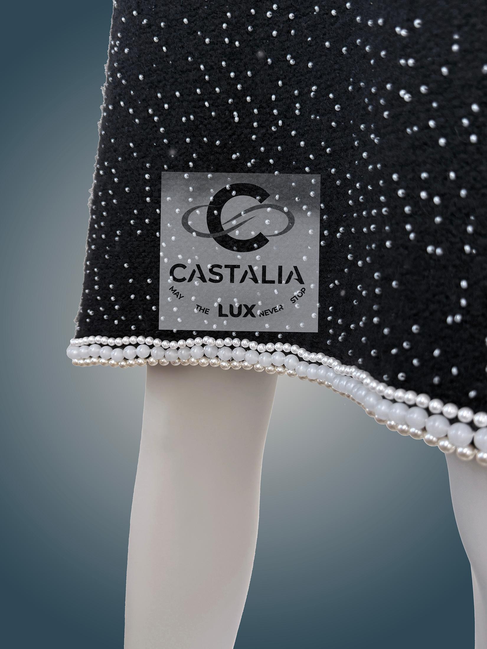 CHANEL Robe en perles Couture noire avec broche camélia 40 FR en vente 13