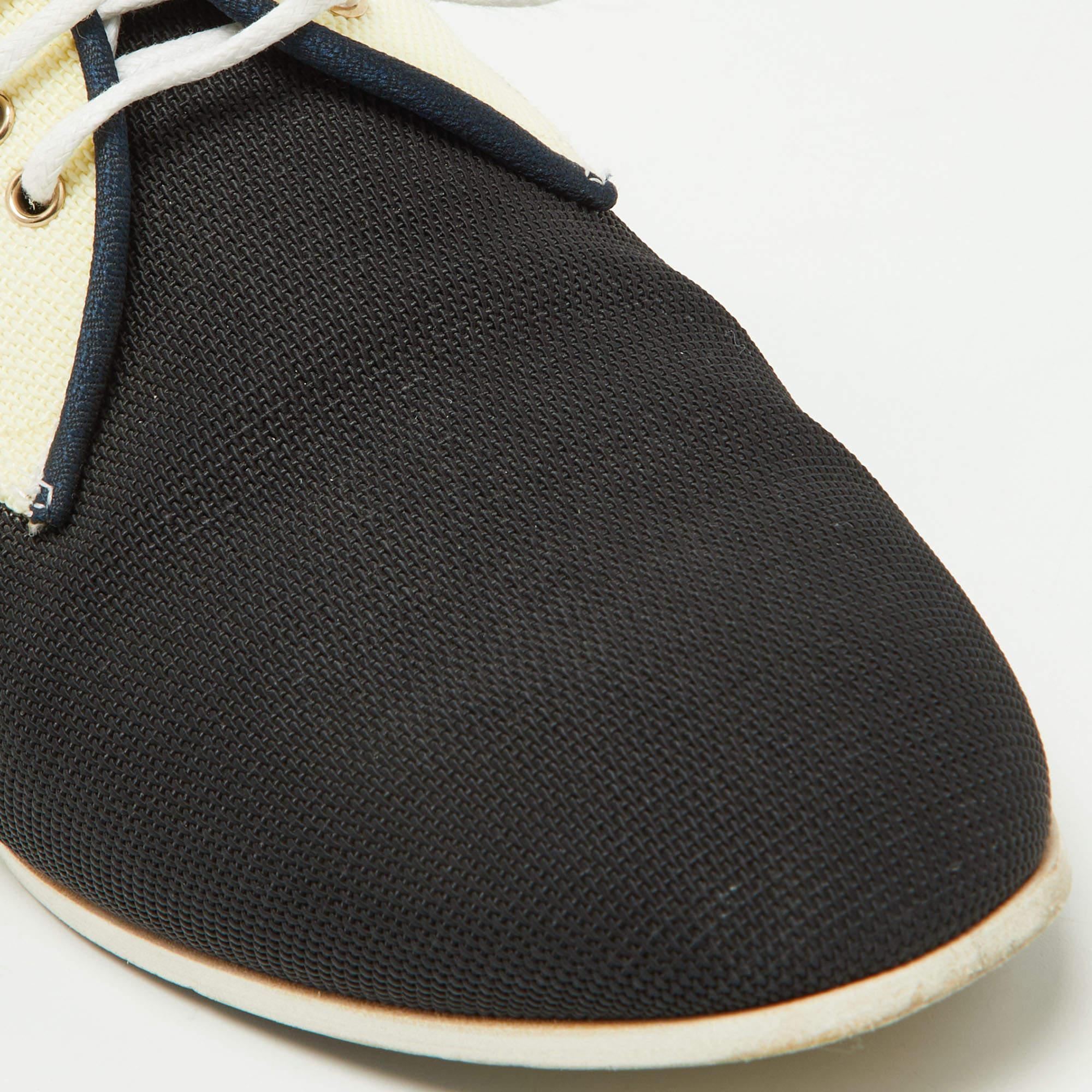 Chanel Noir/Crème Tissu CC Lace Up Derby Taille 35.5 en vente 3