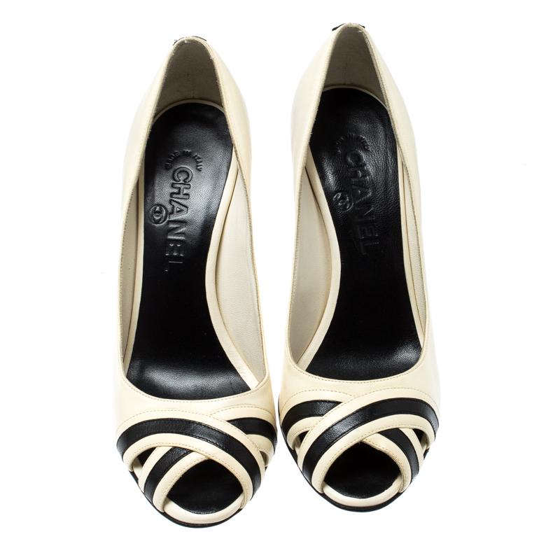 Beige Chanel Black/Cream Leather Peep Toe Pumps Size 37