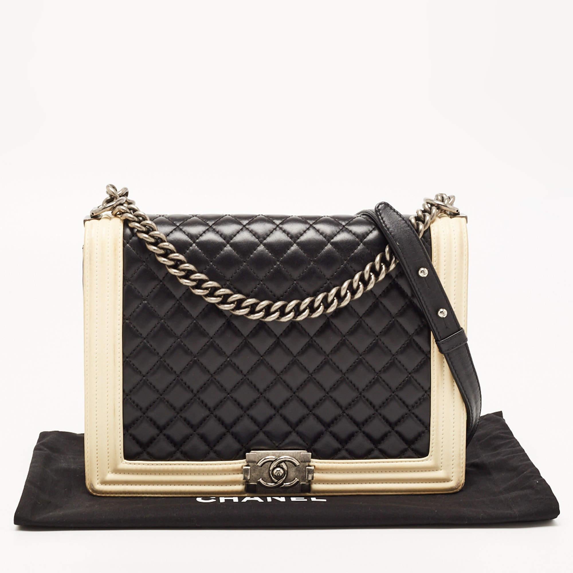 Chanel Black/Cream Quilted Leather Large Boy Flap Bag For Sale at 1stDibs