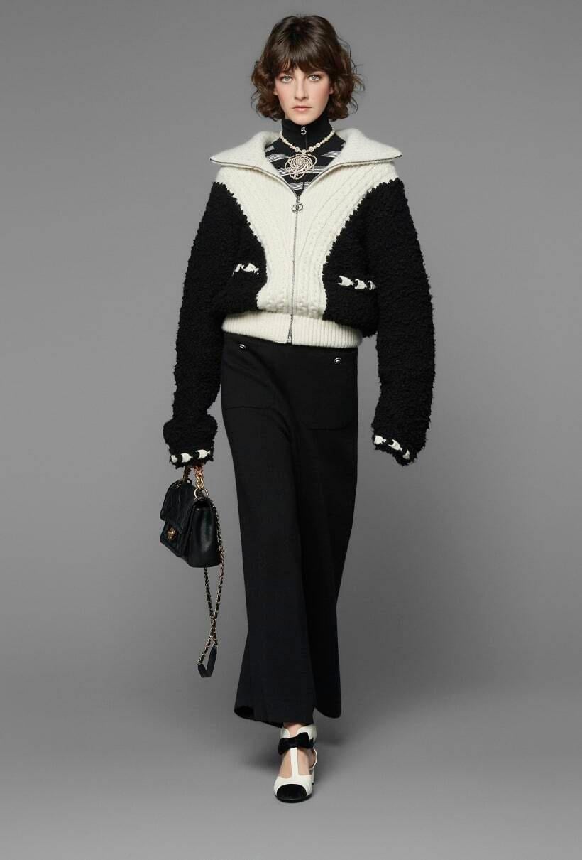 CHANEL black & cream wool 19B BOUCLE & CABLE KNIT Bomber Jacket 38 S 5