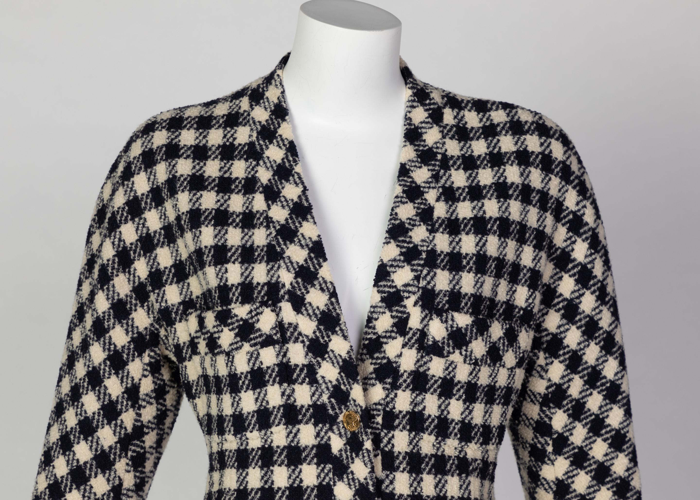 Chanel Navy Blue Crème Wool Check Gold Button Cardigan Jacket, 1980s In Excellent Condition In Boca Raton, FL