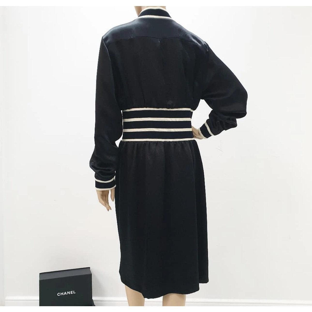 Chanel Schwarz Krepp Zip Front Midi Kleid Sz.38 2