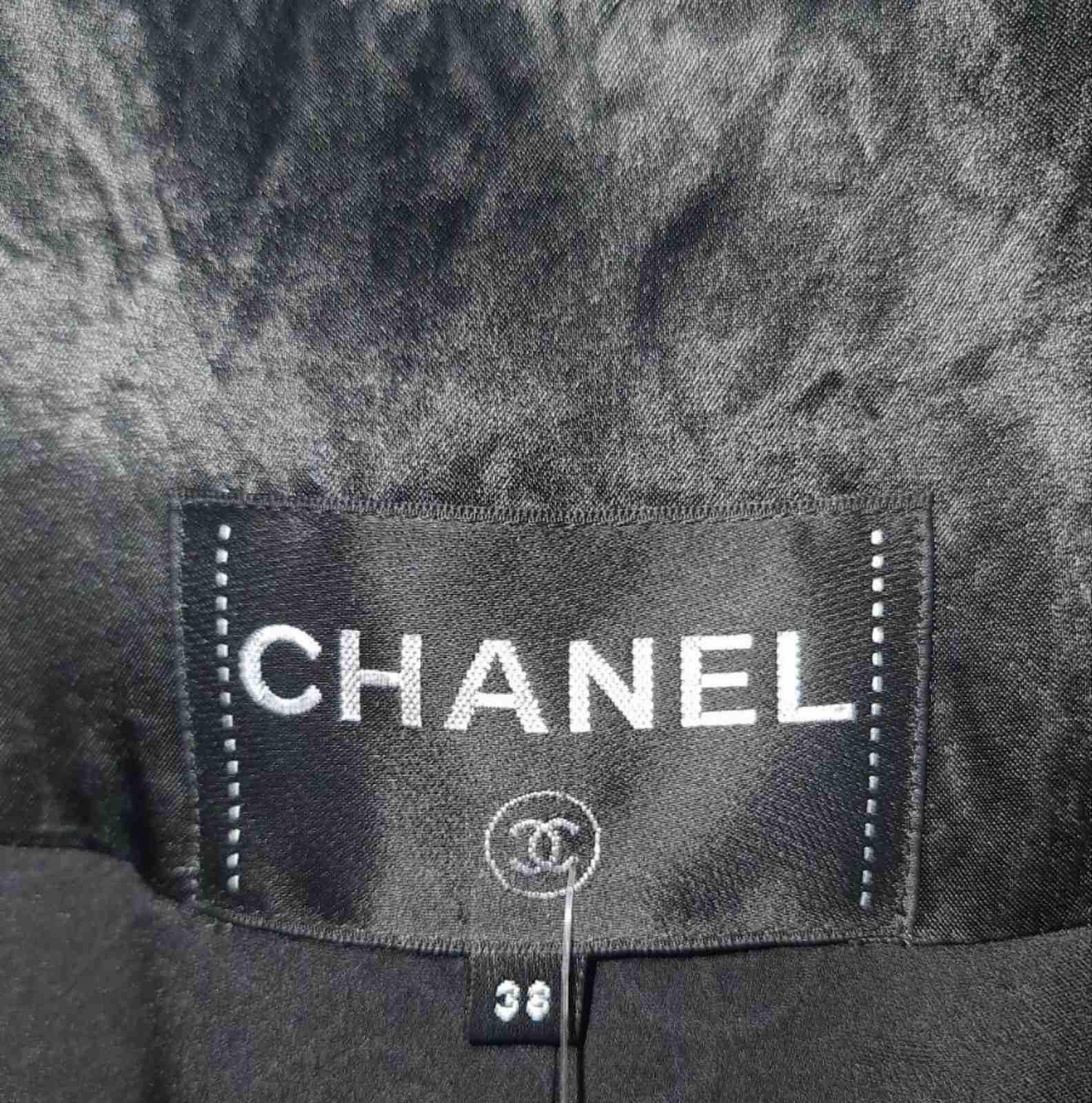 Chanel - Vestito midi in crepe nero con zip frontale - sz.38 in vendita 4
