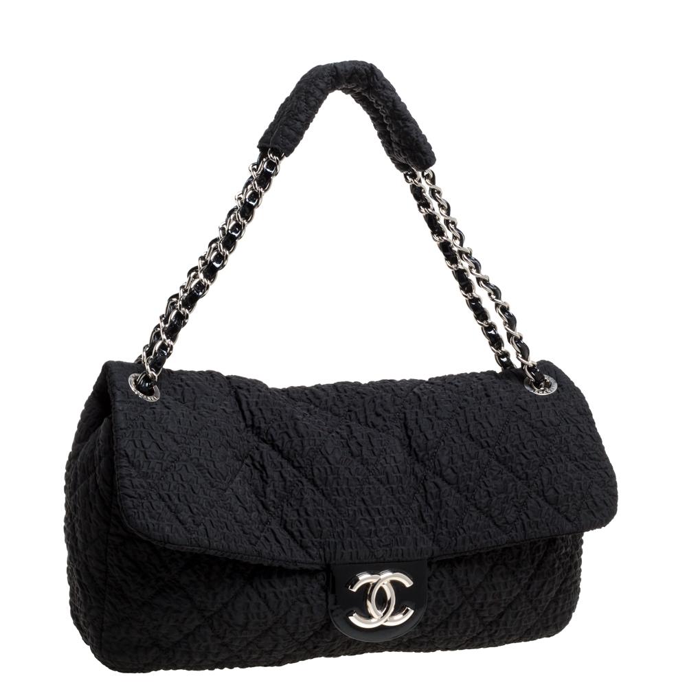 Chanel Black Crinkled Nylon CC Flap Chain Bag In Good Condition In Dubai, Al Qouz 2