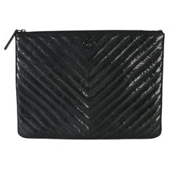 Chanel Black Crinkled Patent Calfskin Chevron Medium O Case