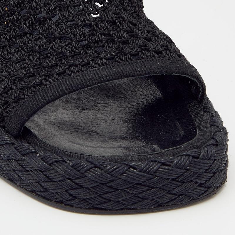 Chanel Black Crochet And Fabric Flat Espadrille Ankle Tie Sandals Size 36 In Good Condition In Dubai, Al Qouz 2
