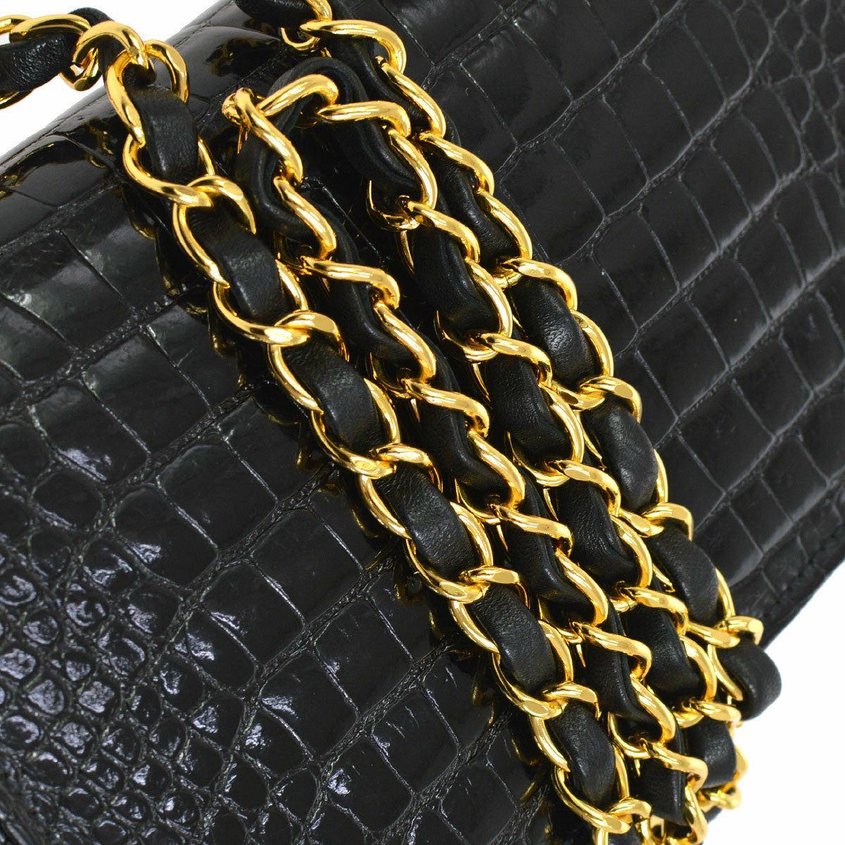 Crocodile
Leather
Leather lining
Gold tone hardware 
Made in France
Shoulder strap drop 17