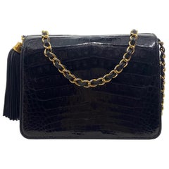 Chanel Schwarz Krokodil Vintage Kamera Quaste Tasche mit Gold Hardware