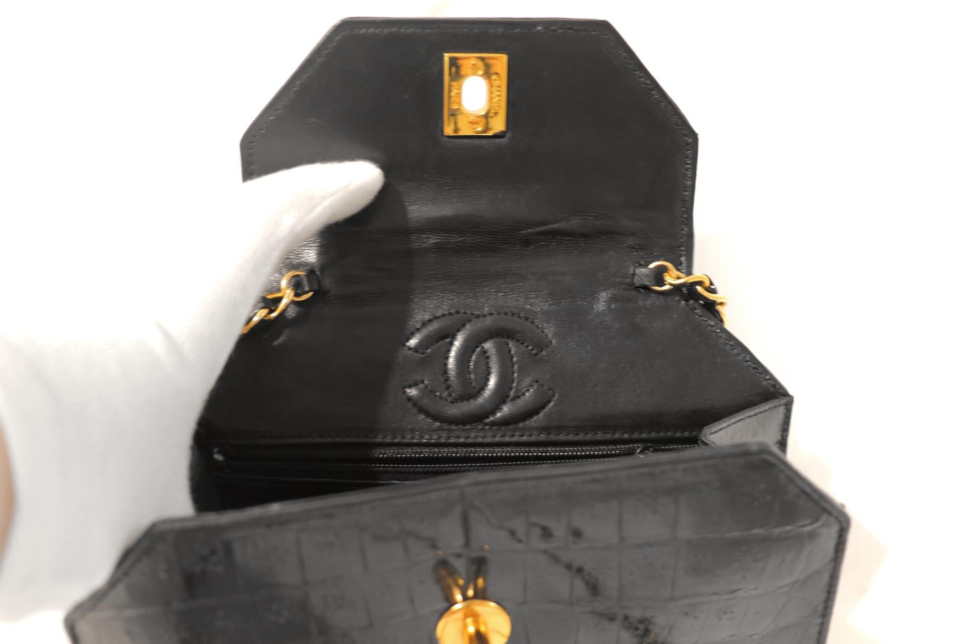  Chanel Sac à rabat octogonal vintage en crocodile noir Pour femmes 