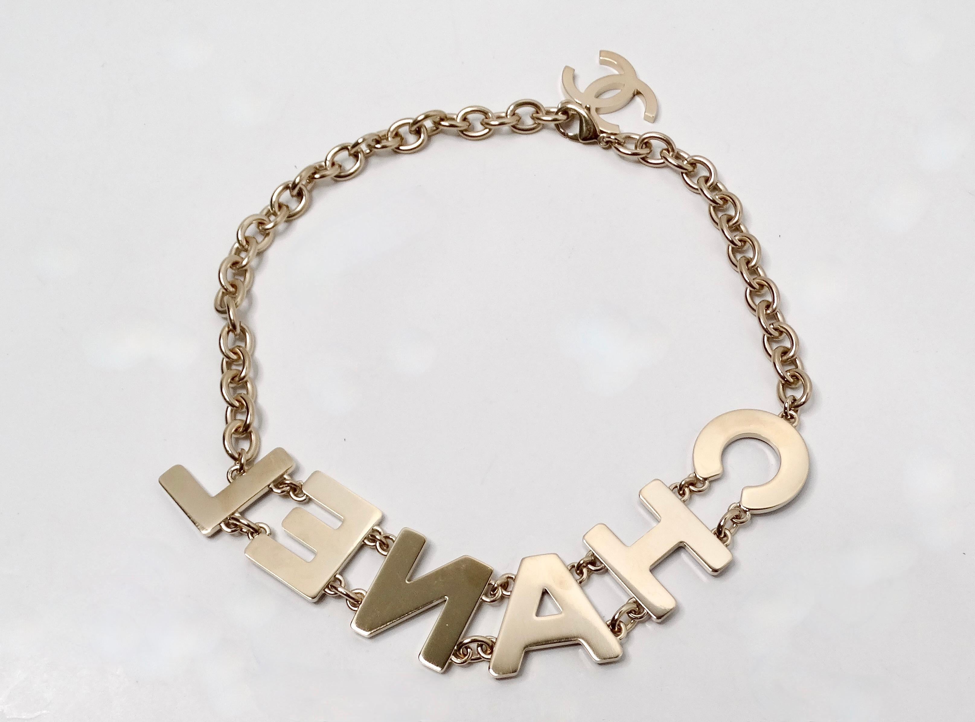Chanel collana a catena con cristalli neri 