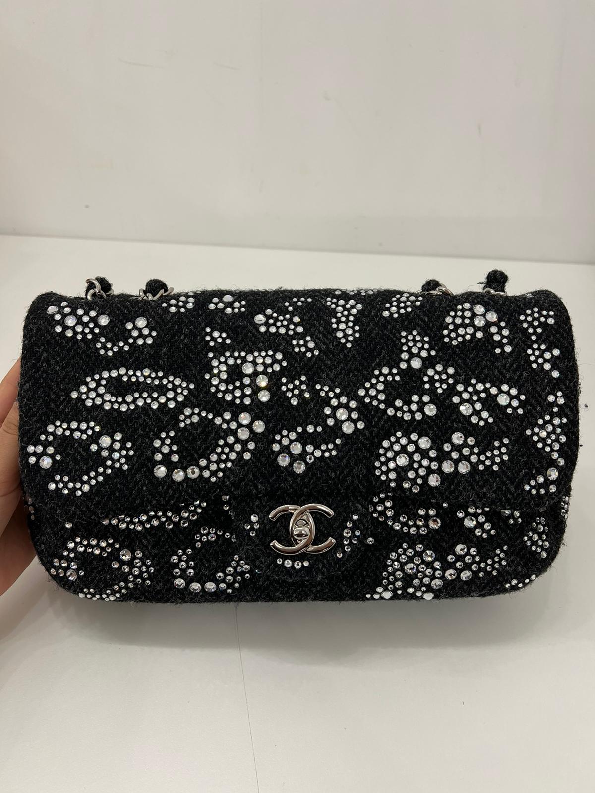 Chanel Black Crystal Embellished Tweed Jumbo Classic Single Flap Bag In Excellent Condition For Sale In New York, NY
