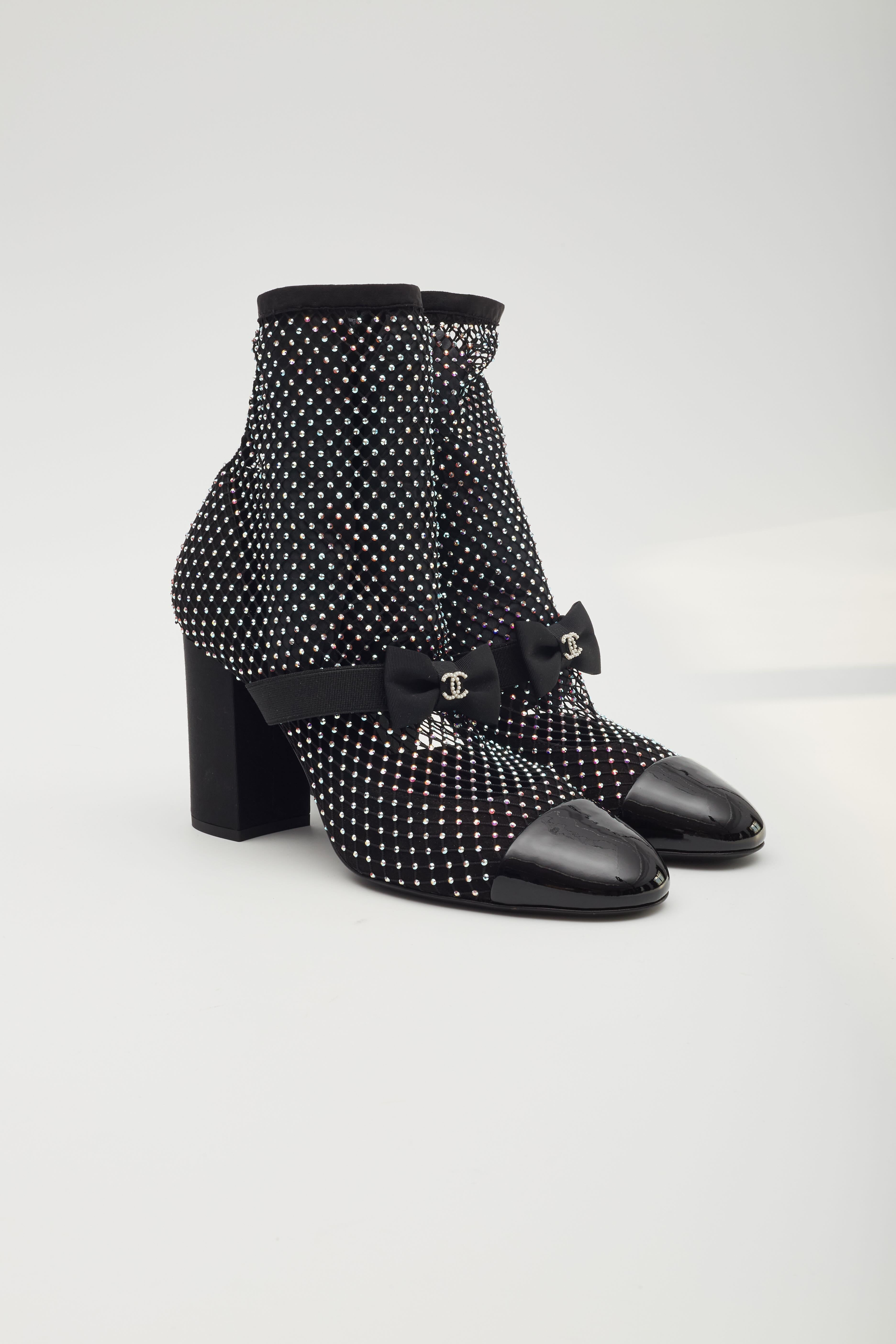 Chanel Schwarz Kristall Lack Kalbsleder Mary Janes Heels (EU 41 B) Damen