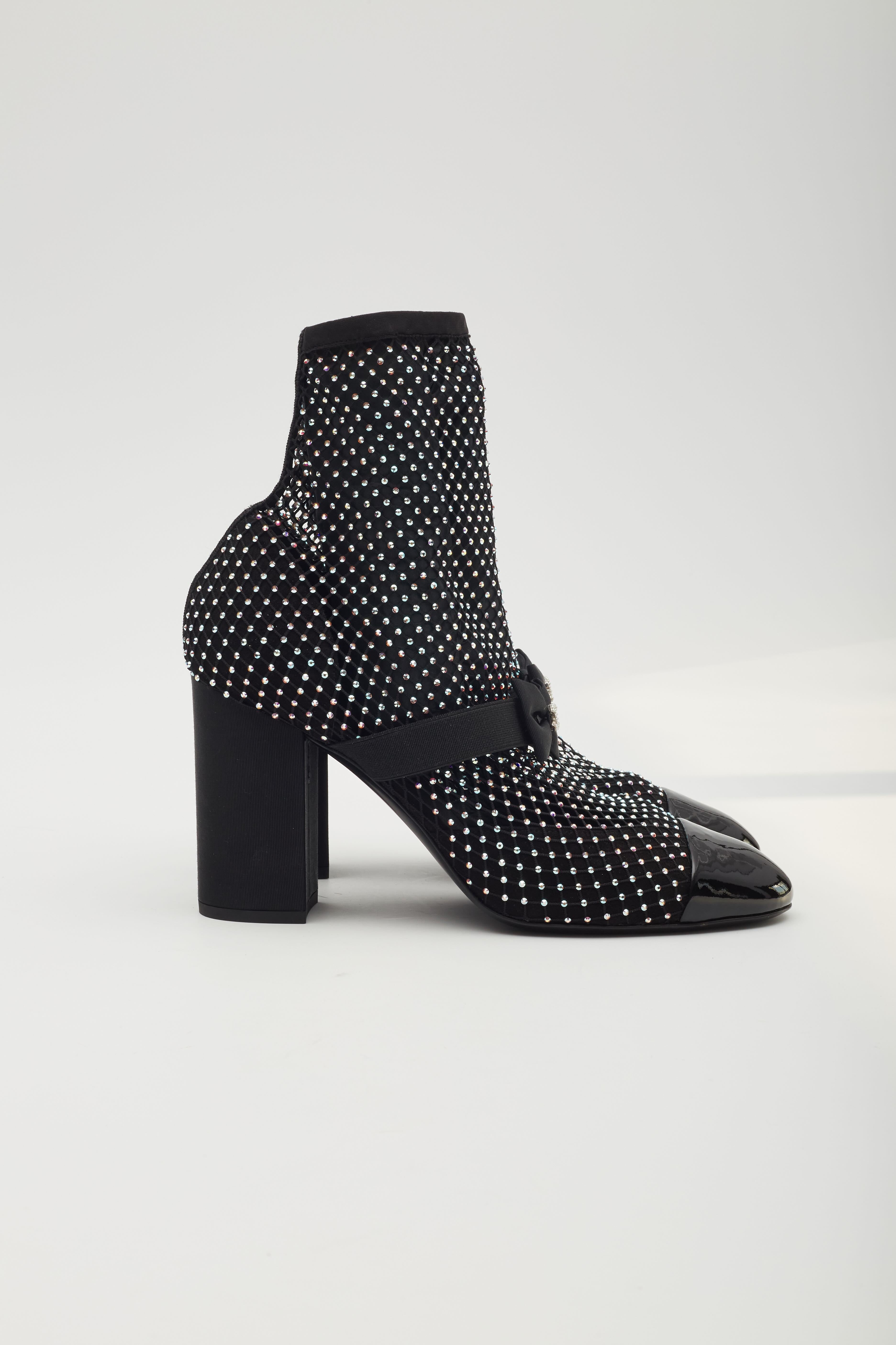 Chanel Schwarz Kristall Lack Kalbsleder Mary Janes Heels (EU 41 B) 1