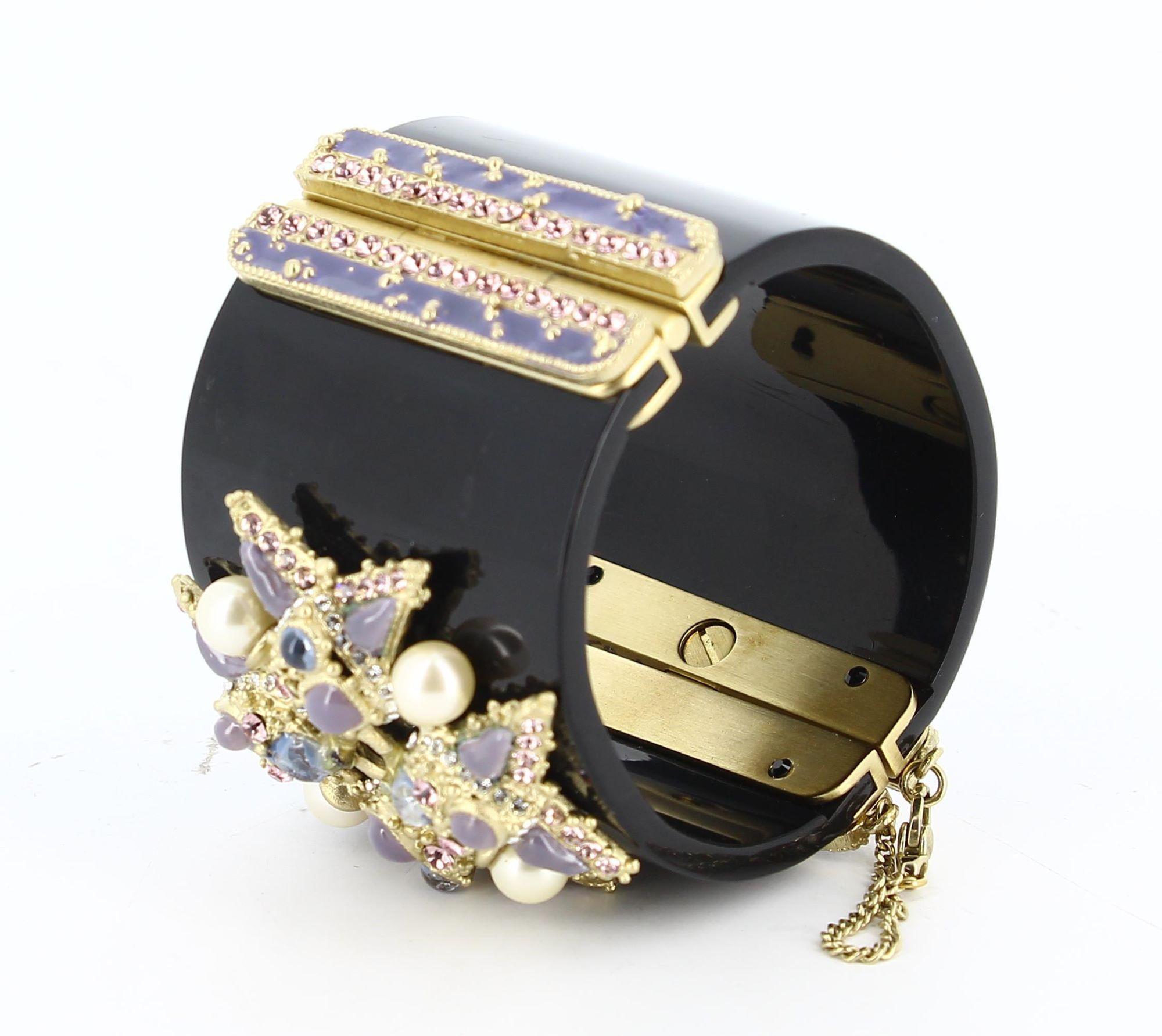 Chanel Black Cuff Bracelet with Pearls In Excellent Condition In PARIS, FR