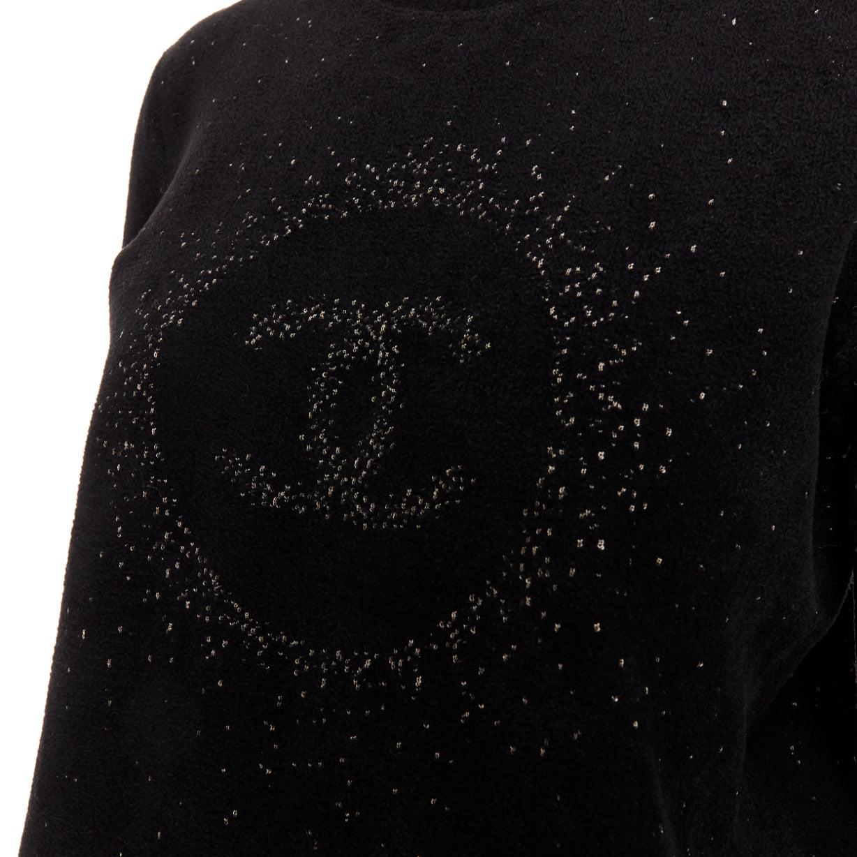 CHANEL black cupro blend CC starburst logo lurex long sleeve sweater FR36 S
Reference: YIKK/A00226
Brand: Chanel
Collection: 17A
Material: Cupro, Blend
Color: Black, Gold
Pattern: Solid
Closure: Pullover
Extra Details: Scattered starburst lurex knit