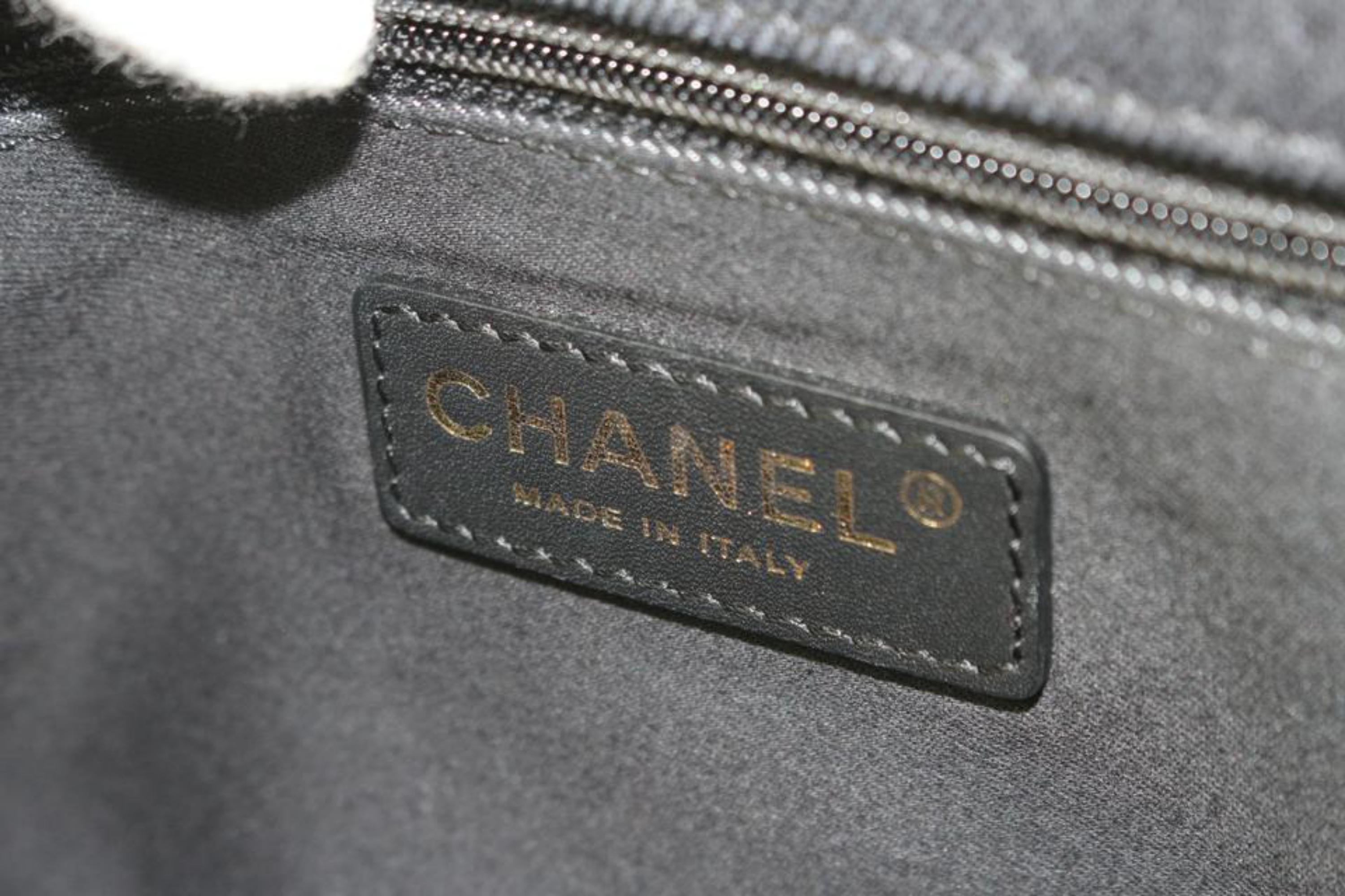 Chanel Große klassische Klappe aus schwarzem Denim mit Graffiti Mood 4CJ104 5