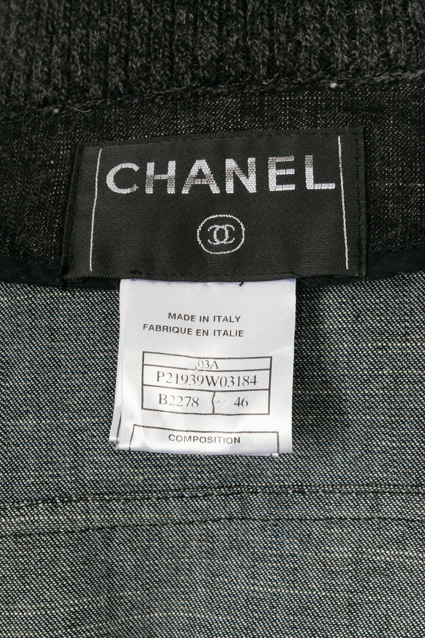 Veste en jean noire de Chanel, automne-hiver 2003 en vente 4