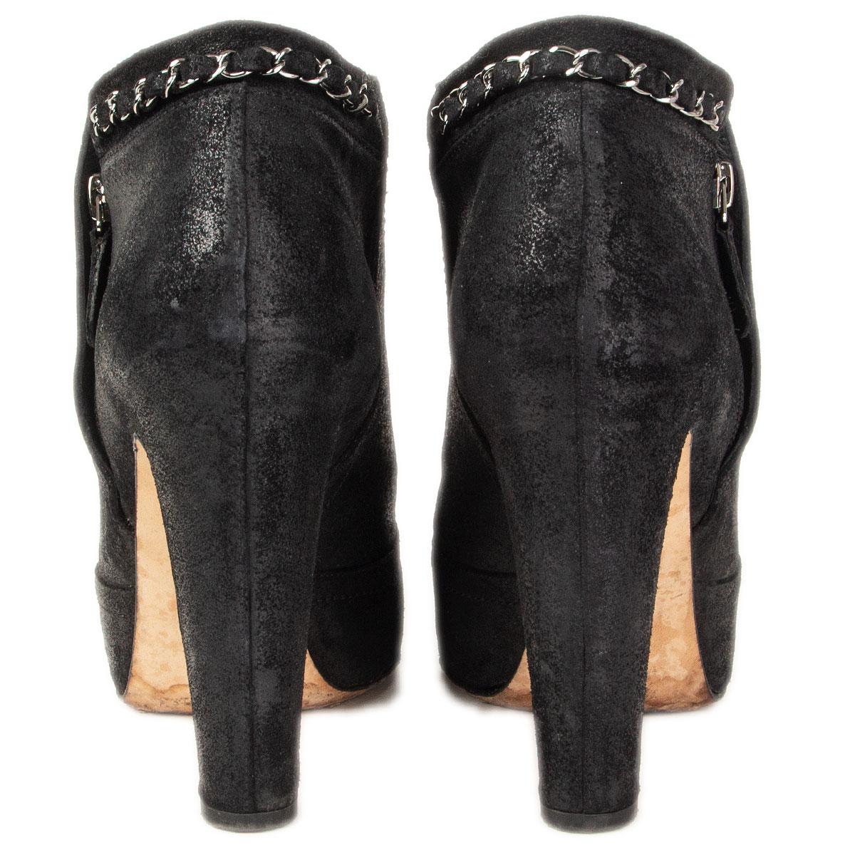 CHANEL bottes de chevilles noires dispersées en daim CHAIN DETAIL 40,5 Pour femmes en vente