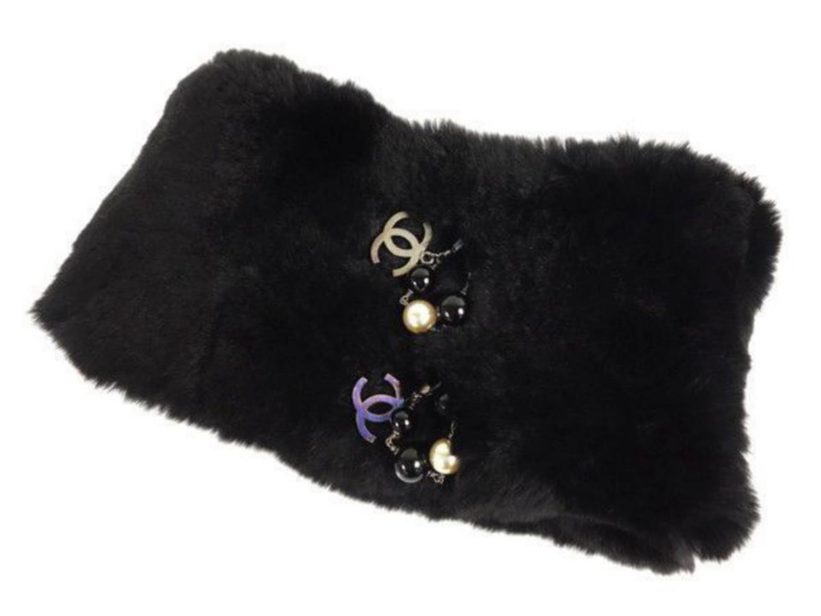 Chanel Black Double Cc Charm Pearl Rabbit Fur Scarf 231526 For Sale 3