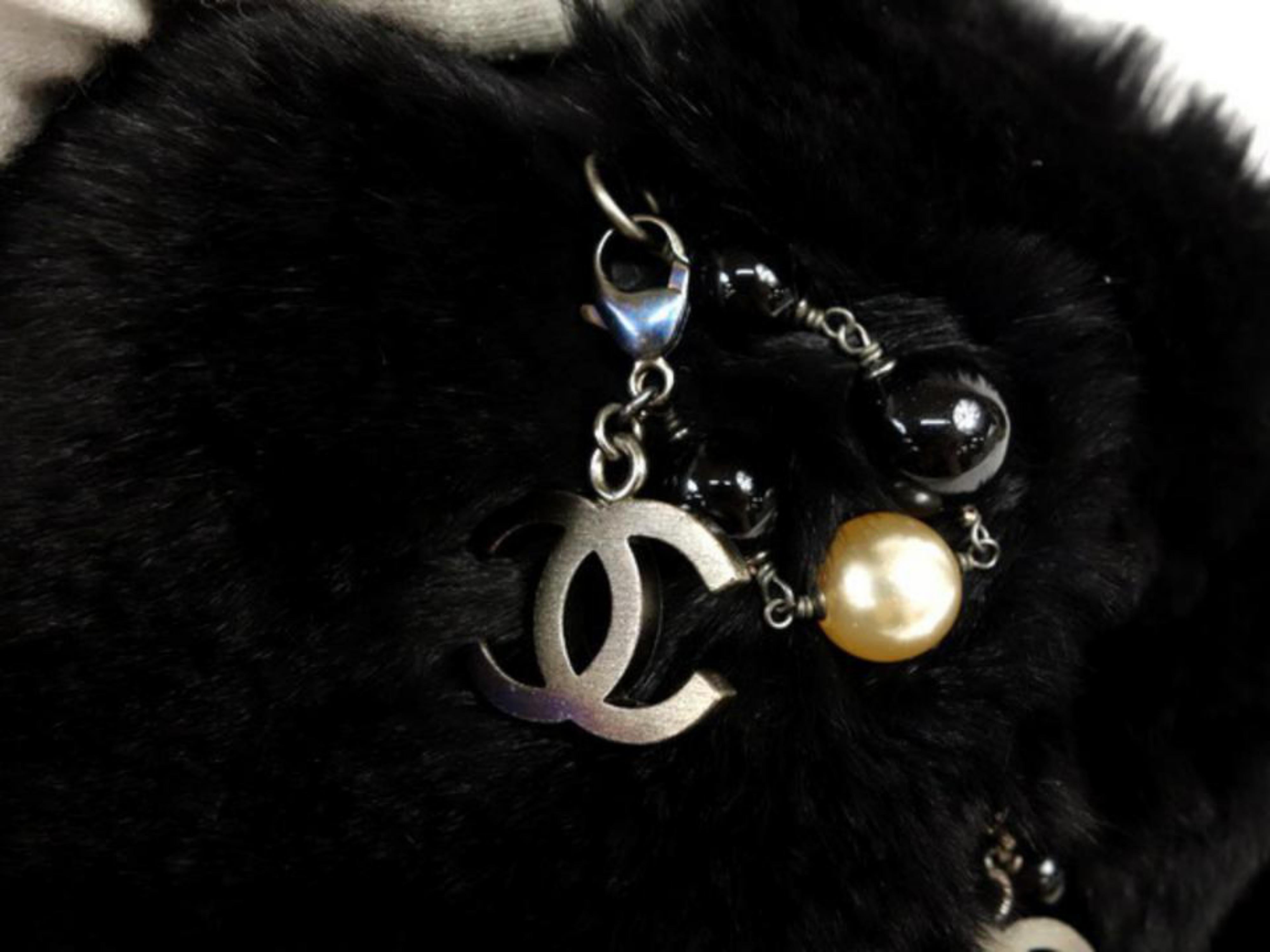 Chanel Black Double Cc Charm Pearl Rabbit Fur Scarf 231526 For Sale 4