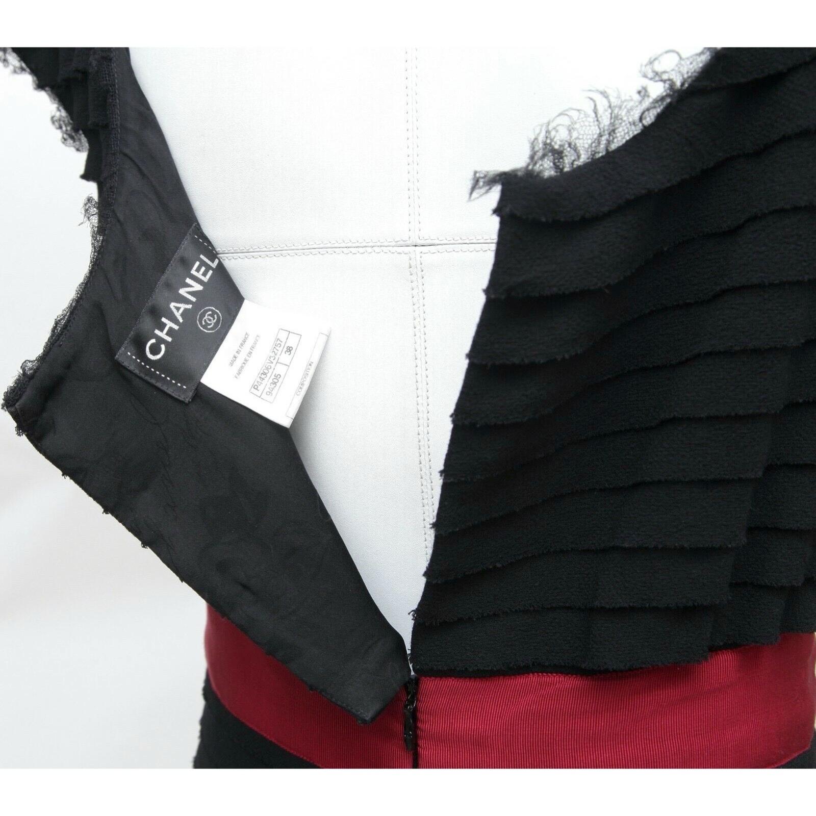 CHANEL Robe de soirée à manches courtes en laine noire avec nœud papillon, Taille 38 en vente 3
