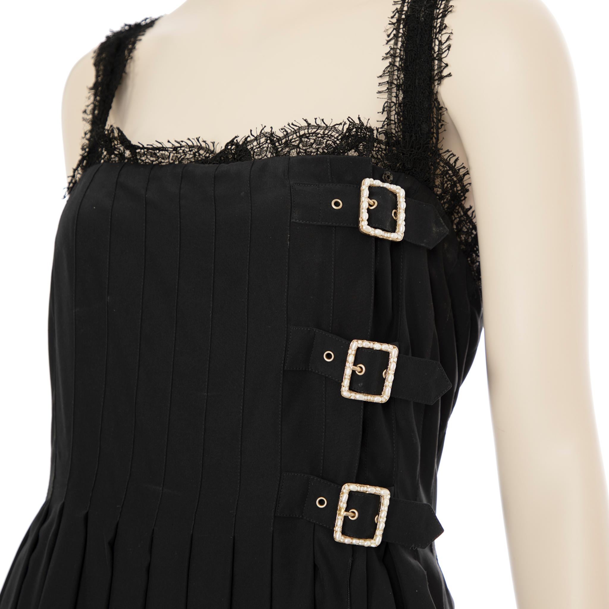 Women's Chanel Black Dress With Lace & Faux Pearl Buckle 42 FR For Sale