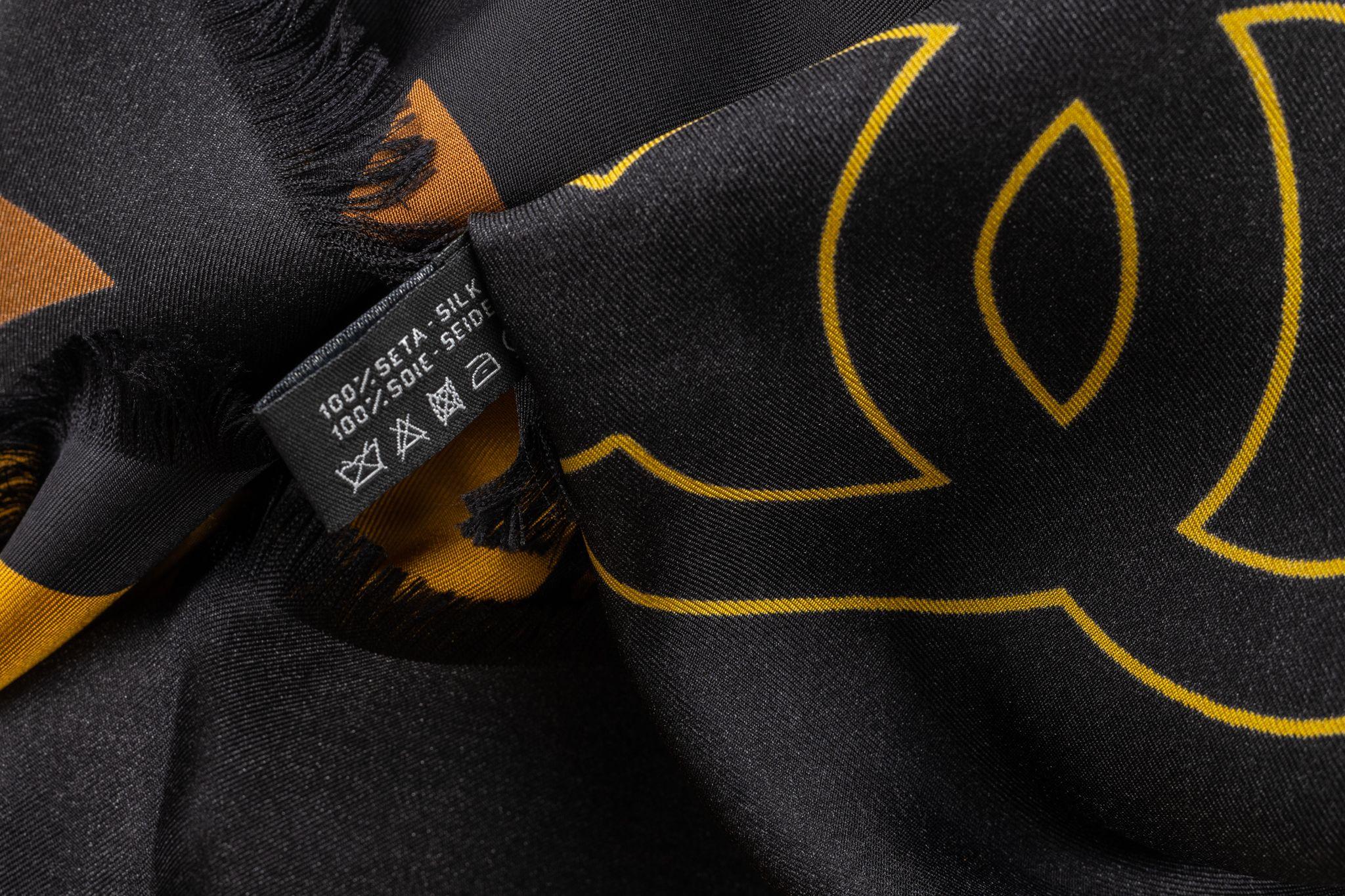 Scialle di seta egiziana nero Chanel &New in vendita 3