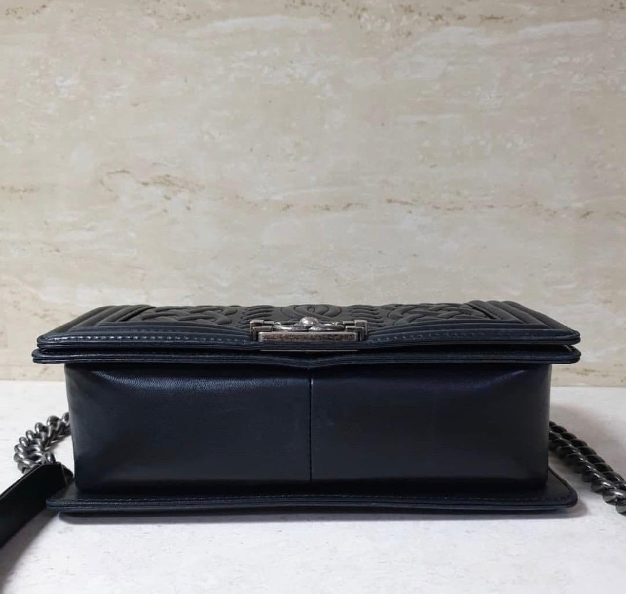 Chanel Black Embossed Lambskin Celtic Medium Boy Bag In Excellent Condition In Krakow, PL