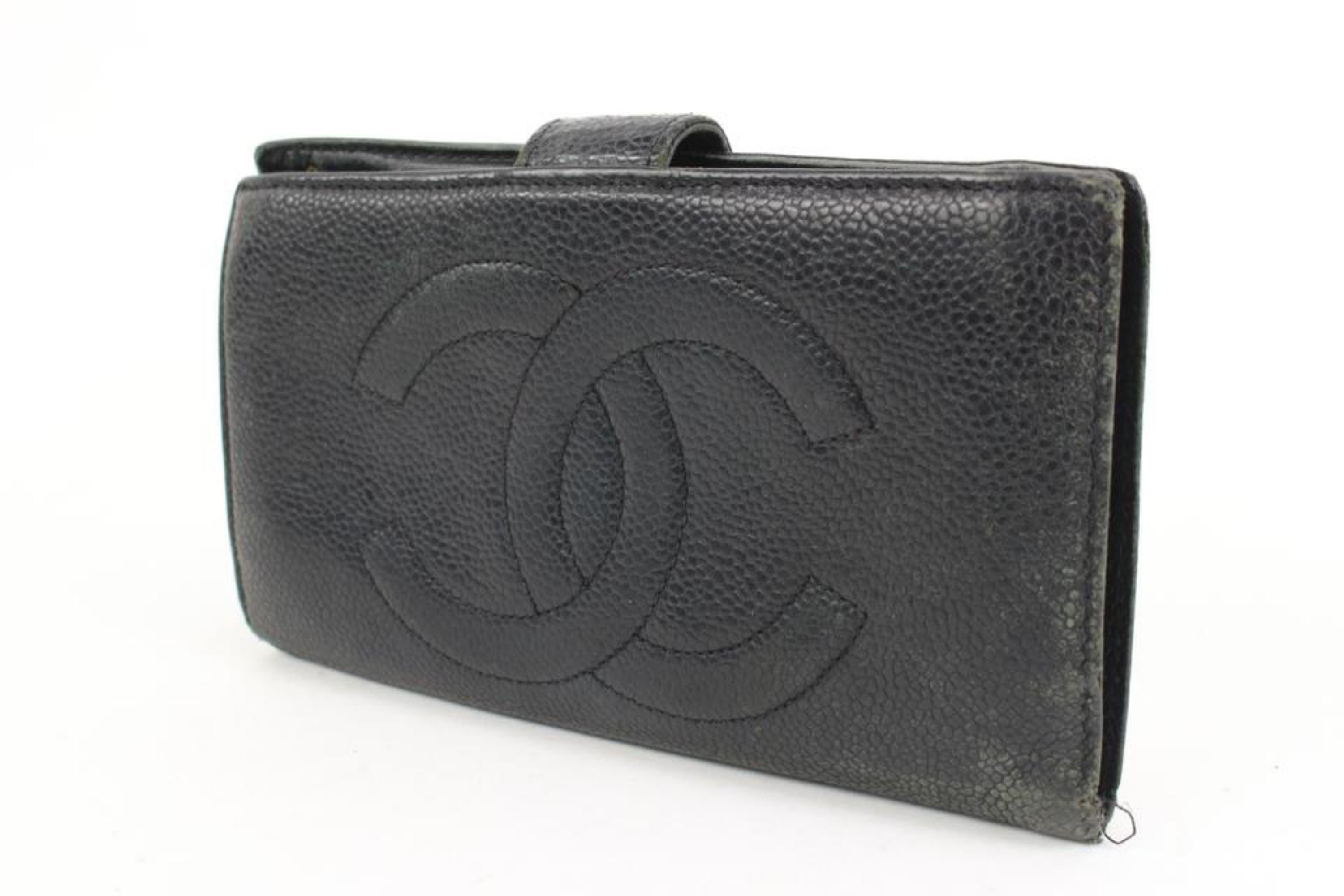 Chanel Black Epi Leather CC Logo Wallet 45ck22
Date Code/Serial Number: 4042756
Made In: Italy
Measurements: Length:  6.8