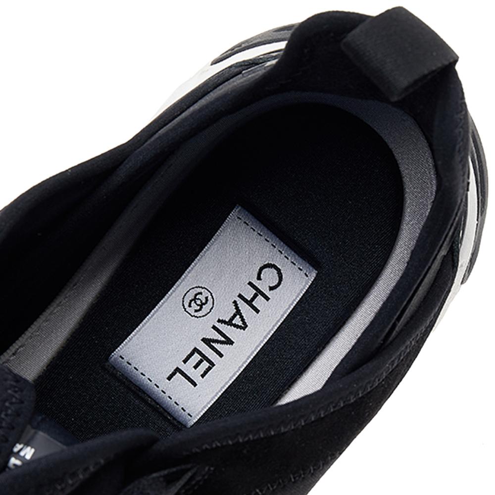 Chanel Black Fabric and Leather Sport Trail Sneakers Size 40.5 In Good Condition In Dubai, Al Qouz 2