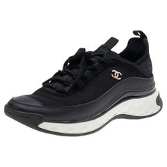 Chanel Schwarze Sport-Turnschuhe aus Stoff und Leder Größe 40,5