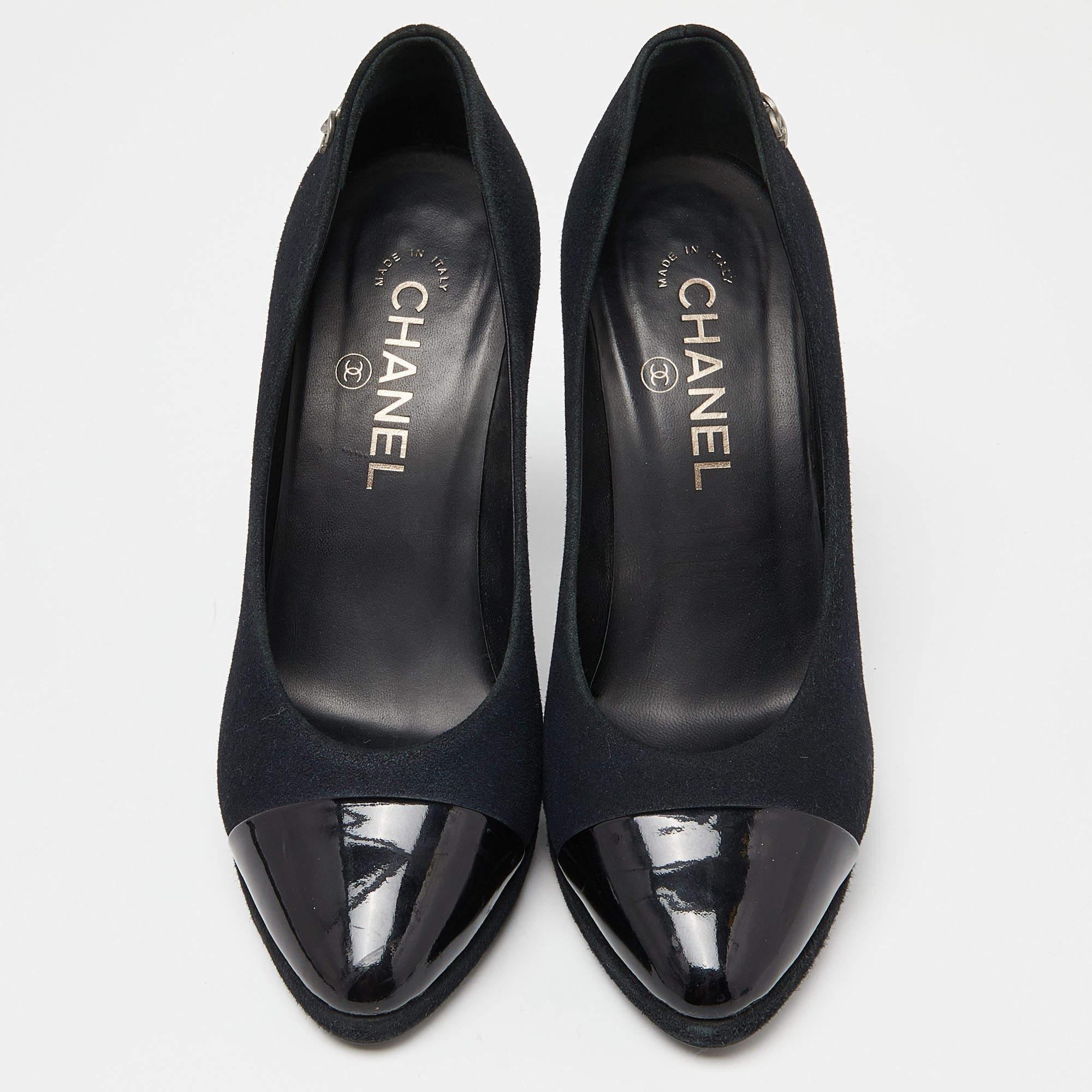 These pumps from Chanel are worth every shilling you spend and will make you stand out in the crowd. The black pumps are crafted from fabric along with patent leather and feature round patent leather cap toes. They flaunt comfortable leather-lined