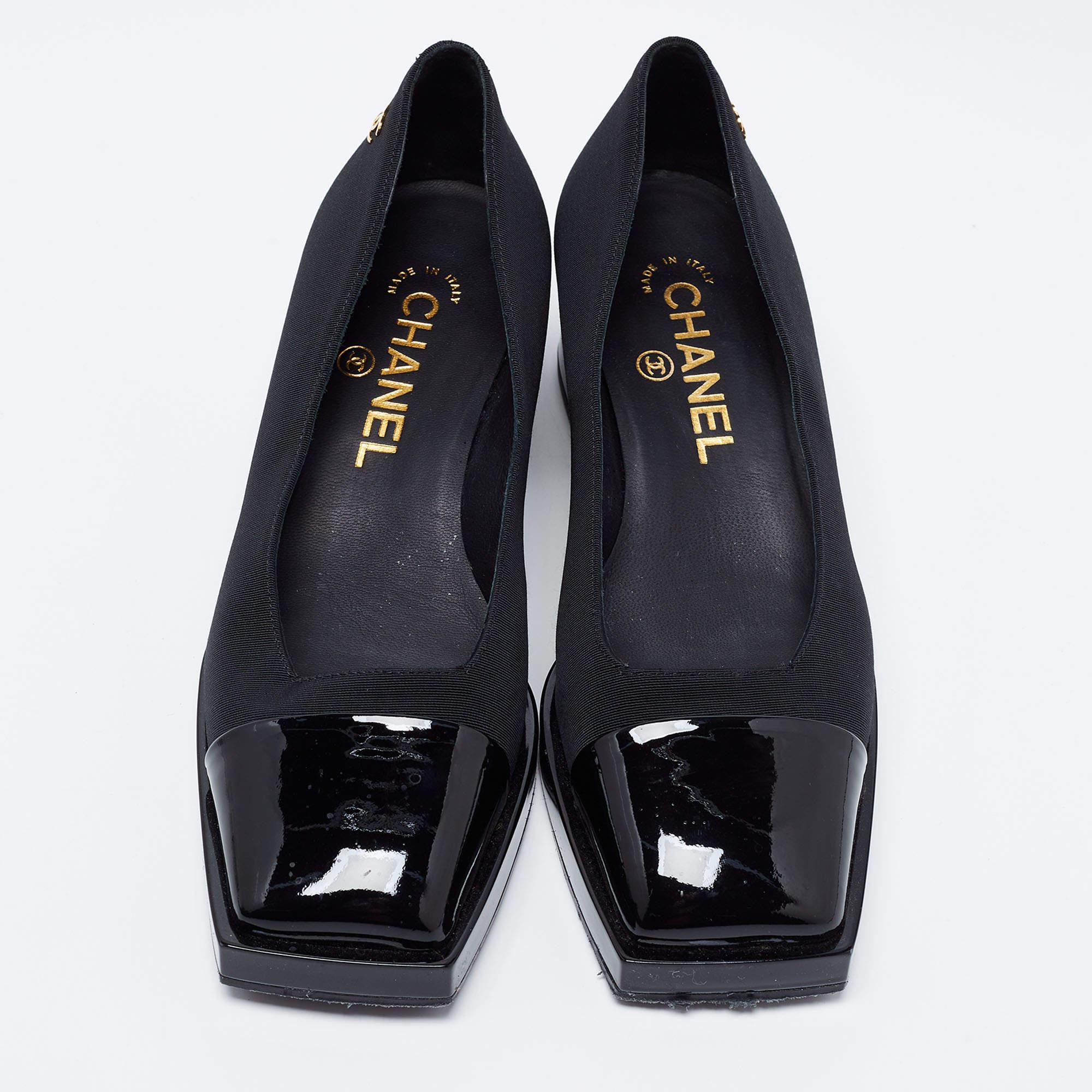 These pumps are a great choice if you’re looking to add a pair that's both classy and versatile. The pair has been made using only the best kind of materials to ensure lasting wear.

Includes: Original Dustbag
