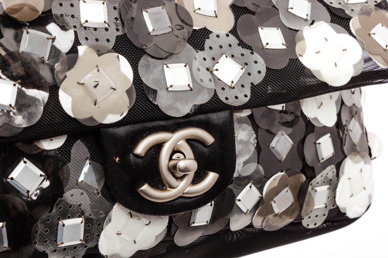 Chanel Black Fabric Floral Mesh Flap Umhängetasche 2