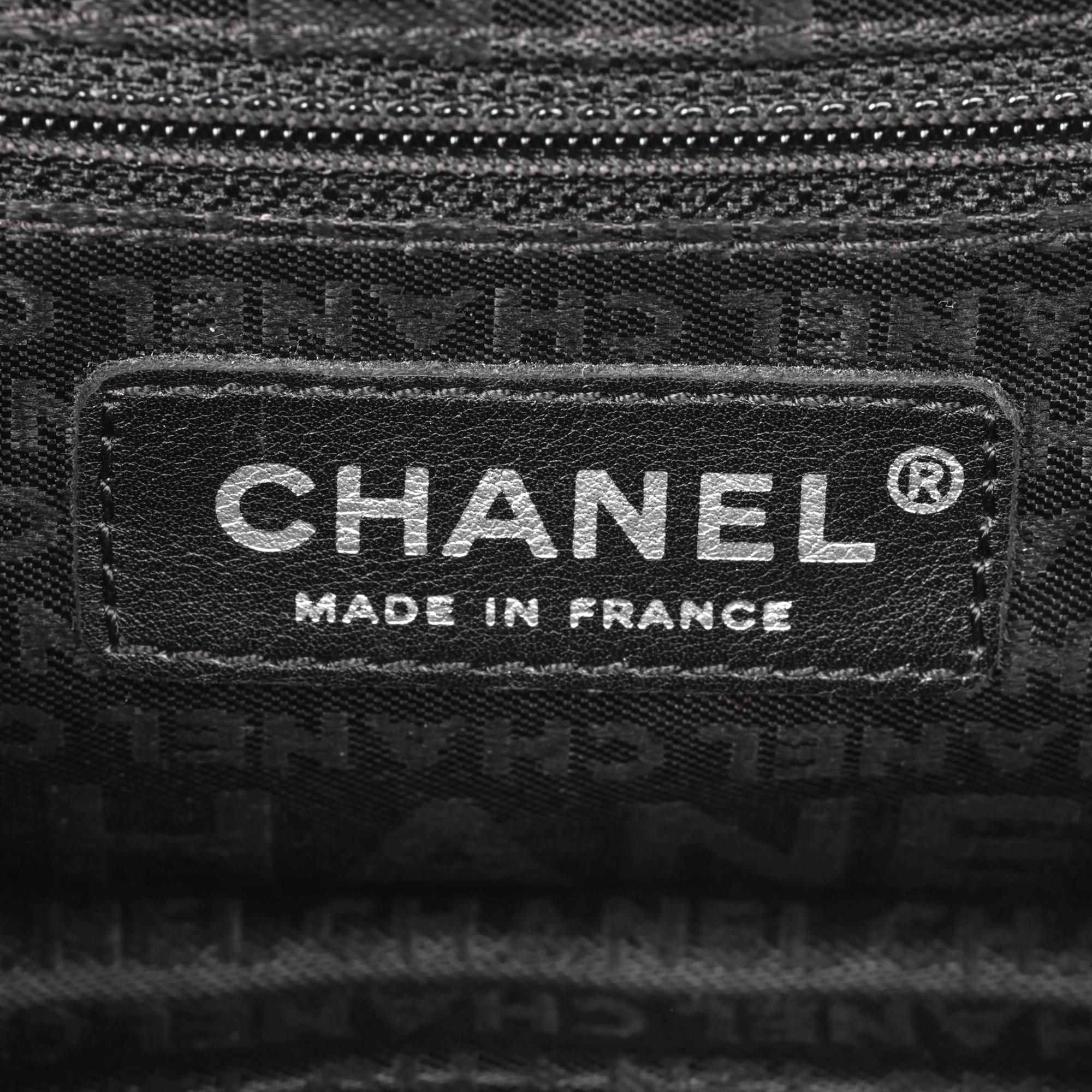 Chanel, la borsa media classica a patta singola in pelliccia fantasia nera e tweed grigio in vendita 4