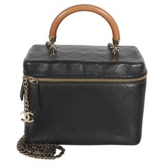 Chanel Black Flat Quilted Lambskin Knock On Wood Large Vanity Case
